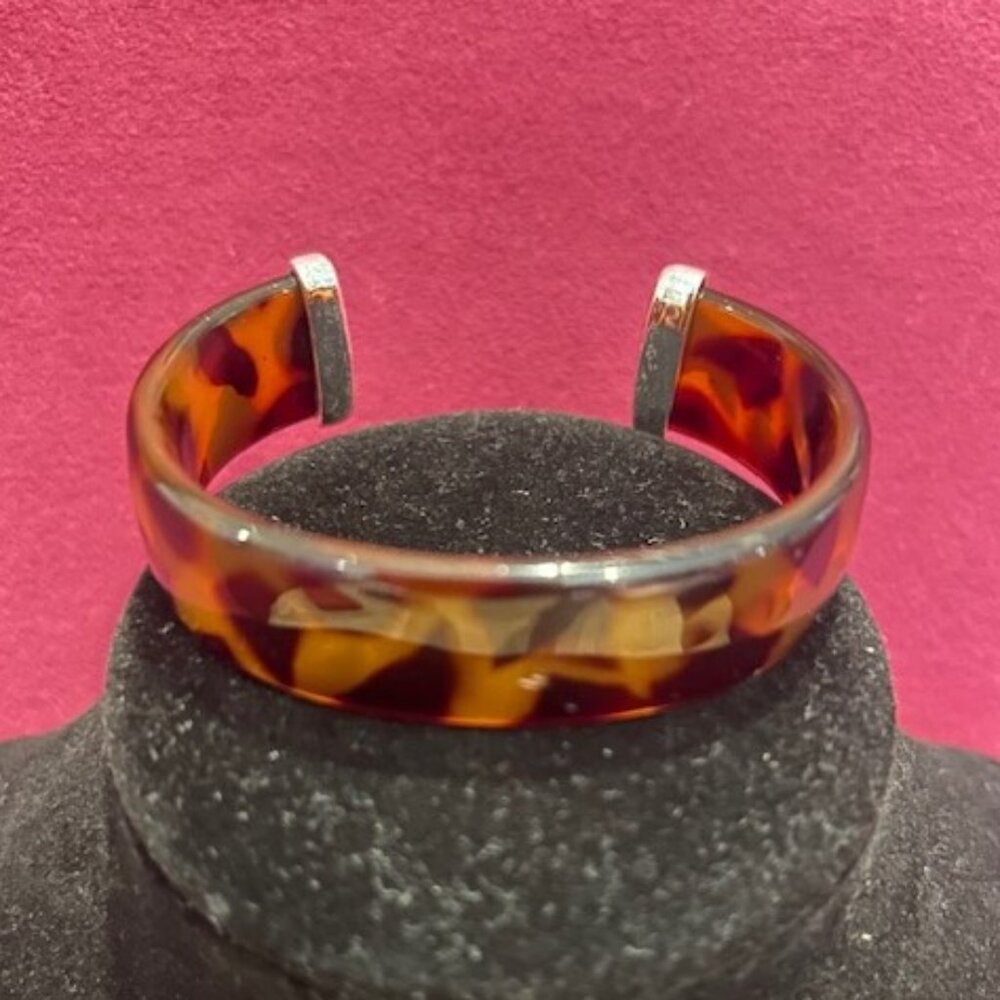 Lucite Tortoise Shell Silver Accent Cuff Bracelet - image 6